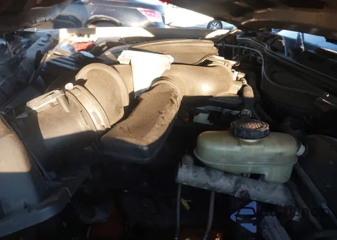 2003 Ford Crown Victoria Lx z USA, uszkodzony, nr VIN 2FAFP74W23X122335